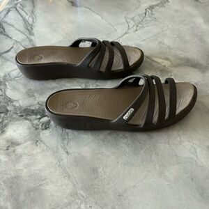 Crocs Rhonda sandal wedge